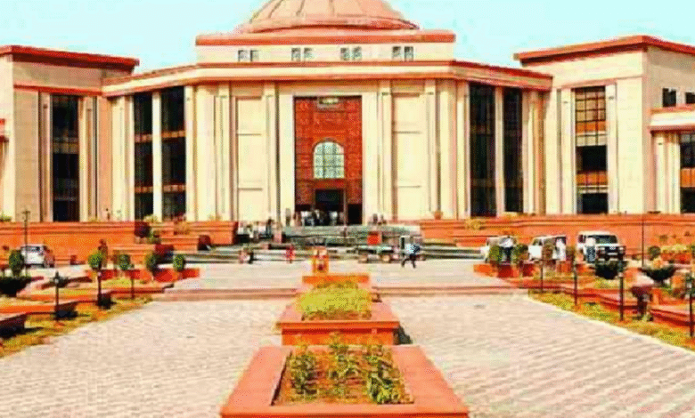 युक्तियुक्तकरण विवाद पर शिक्षकों की बगावत, हाईकोर्ट में दर्जनों याचिकाएं दाखिल...