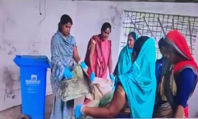 Prime Minister Modi Saluted The Cleanliness Sisters Of Bilha