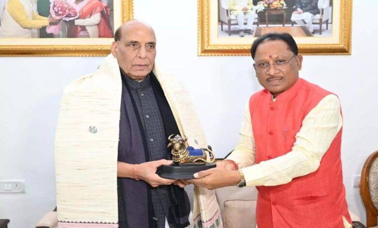 सीएम विष्णुदेव साय ने रक्षा मंत्री राजनाथ सिंह को जन्मदिन की दी बधाई 1 राजनाथ सिंह, जन्मदिन बधाई, Rajnath Singh, Birthday greetings, CM Vishnudev Sai, Defense Minister, सीएम विष्णुदेव साय, रक्षा मंत्री,