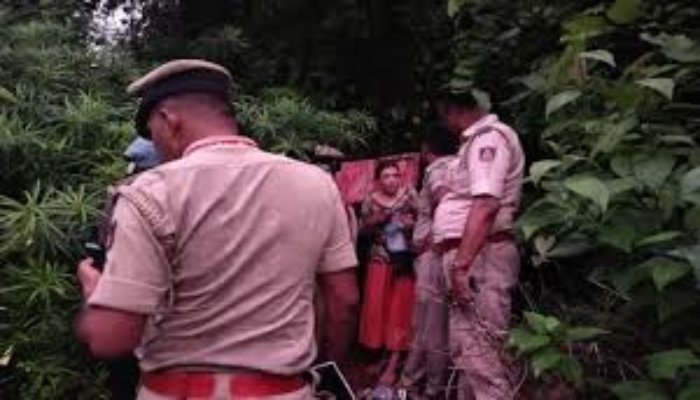 रूसी साध्वी की गोकर्ण गुफा में आठ साल तक जंगल जीवन, बेटियों को दिया सांपों के बीच जन्म 1 गोकर्ण गुफा