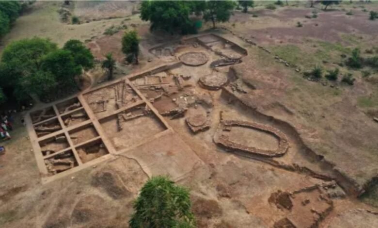 भारतीय पुरातत्व विभाग, छत्तीसगढ़, नदियों के पास पुरातत्व खोज, शैलचित्र संरक्षण, मृत्तिकागढ़ डॉक्यूमेंटेशन,Archaeological Department of India, Chhattisgarh, Archaeological Discovery near Rivers, Rock Painting Conservation, Mrittikagarh Documentation, Rewa Excavation, Maheshpur Archaeological Site, Somvanshi, Tripuri, Kalchuri Period, रीवा उत्खनन, महेशपुर पुरातत्व स्थल, सोमवंशी, त्रिपुरी, कल्चुरी काल,