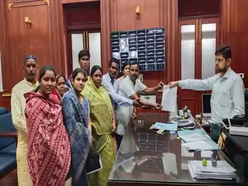 दुर्ग: जनपद सदस्यों का आरोप: CEO ने कहा '5 साल तक भुगतना पड़ेगा', विधायक पर भी लगे बंदरबांट के आरोप 1 4800983 untitled 6 copy