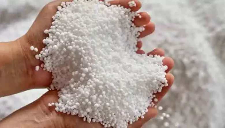 महासमुंद में किसानों के लिए पर्याप्त खाद का भंडारण, नई खेप पहुंची 1 4811243 untitled 32 copy