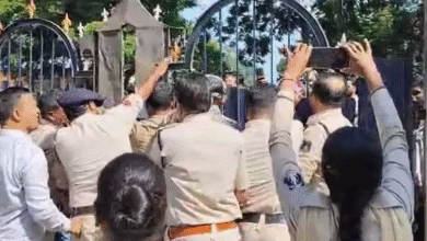 महासमुंद: छेड़छाड़ मामले में नगर पंचायत अध्यक्ष थाने बुलाए गए, समर्थकों ने किया हंगामा 2 IMG 1788