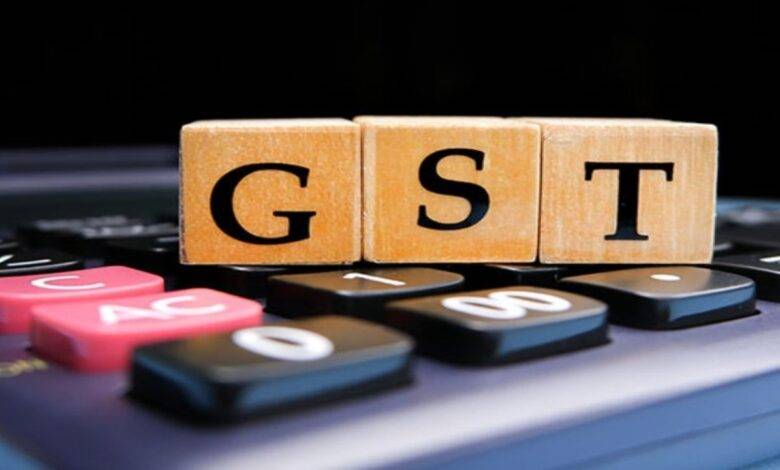 शाही खर्च को GST में आम दिखा रहे कारोबारी, 5000 मामले संदिग्ध 1 Chhattisgarh, GST dues, businessman, accounts freeze, 2300 crores, CAG objection, bank accounts hold, tax recovery, iron business, steel, cement, coal, GST collection, notice, businessman, tax rules,
