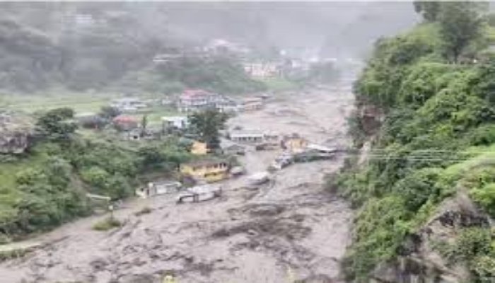 हिमाचल प्रदेश के किनौर में बादल फटा, 325 सड़कें बंद 1 हिमाचल