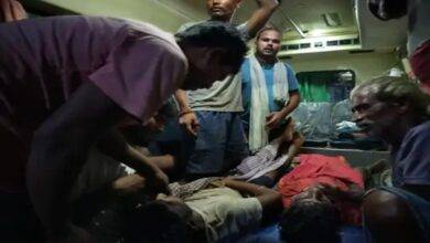 भागलपुर कांवड़िया हादसा, पिकअप में करंट, सुल्तानगंज हादसा, Bhagalpur Kanwariya accident, Electric current in pickup, Sultanganj accident, 5 Kanwariyas died, Electric wire hanging, Vehicle fell 30 feet down, Ganga bath, Shahkund police station demonstration 5 कांवड़ियों की मौत, बिजली का झूलता तार, 30 फीट नीचे वाहन गिरा, गंगा स्नान, शाहकुंड थाना प्रदर्शन,