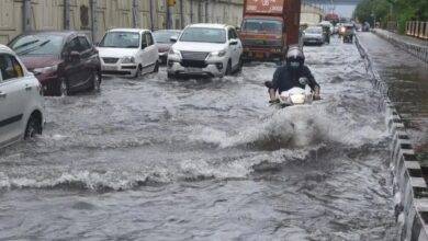 दिल्ली-NCR में बारिश का रेड अलर्ट: 100 से ज्यादा फ्लाइट्स लेट, हिमाचल में बादल फटने से हाईवे बंद 13 image 2025 08 09T095328.442