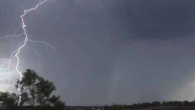 छत्तीसगढ़ में भारी बारिश का अलर्ट, कई जिलों में बिजली गिरने और आंधी की चेतावनी 2 भारी बारिश, छत्तीसगढ़ मौसम अलर्ट, बिजली गिरने की चेतावनी, आंधी तूफान, मौसम विभाग, रेड अलर्ट, येलो अलर्ट, प्रभावित जिले, बाढ़ का खतरा,Heavy rain, Chhattisgarh weather alert, lightning warning, thunderstorm, weather department, red alert, yellow alert, affected districts, flood risk,