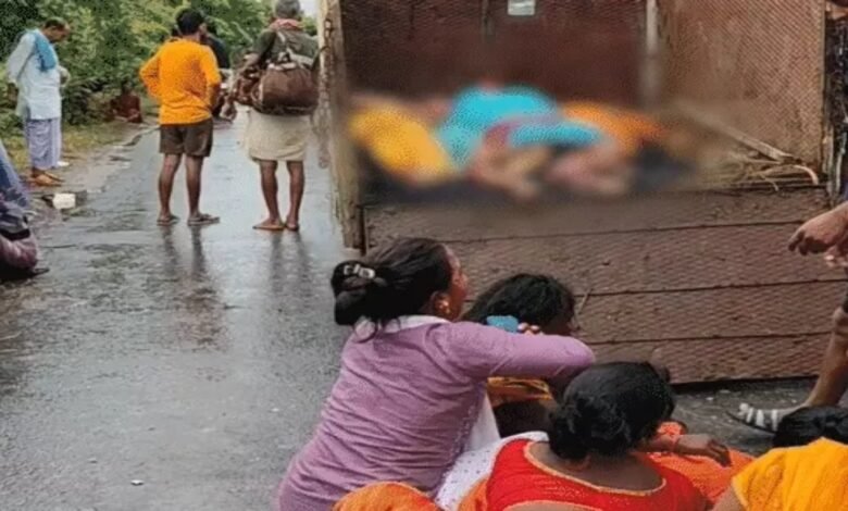 पटना सड़क हादसा, हाइवा-ऑटो टक्कर, 8 की मौत, 5 महिलाएं मृत, कई घायल,Patna road accident, Hiva-auto collision, 8 dead, 5 women dead, many injured, Shahjahanpur Daniawan Hilsa highway, Sigariyawa station People going for Ganga bath, PMCH treatment, शाहजहांपुर दनियावां हिलसा हाईवे, सिगरियावा स्टेशन गंगा स्नान के लिए जा रहे लोग, PMCH इलाज,