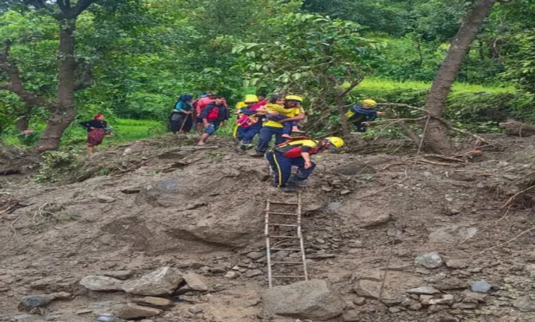 MAUSAM: जम्मू-कश्मीर-हिमाचल में लैंडस्लाइड, बादल फटने से मौतें 1 Jammu and Kashmir, Reasi, Landslide, Ramban, Cloudburst, Himachal Pradesh, Mandi, Shimla, Punjab, Amritsar, Pathankot, Flood, Uttarakhand, Chamoli, Rudraprayag, Uttar Pradesh, Varanasi, Katra, Vaishno Devi Yatra, Maharashtra, Latur, Nanded, Yamuna River, Relief Work, SDRF, Crop Damage, House Collapse, National Highway, Rain Alert,