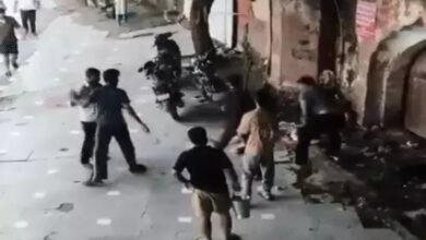 Kalkaji Temple, Delhi, Sevadar murder, Yogendra Singh, Atul Pandey, lathi-danda attack, Prasad dispute, temple security, AIIMS trauma center, Indian judicial code, accused arrest, temple premises, religious place violence, police investigation,