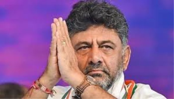 डीके शिवकुमार ने सोनिया गांधी के त्याग का ज़िक्र कर सिद्धारमैया को दी अप्रत्यक्ष नसीहत 1 डीके शिवकुमार