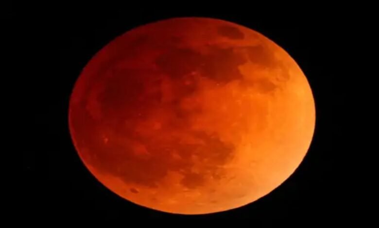 Lunar eclipse, Blood Moon, Total Lunar Eclipse, India, Umbra, Penumbra, 82 minutes, Last eclipse of the year, Visible across the country, Asia, Australia, Europe, Full moon,