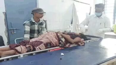 Janjgir-Champa murder, suspicion of affair, husband-wife dispute, knife attack, wife killed, husband serious, vein cut,
