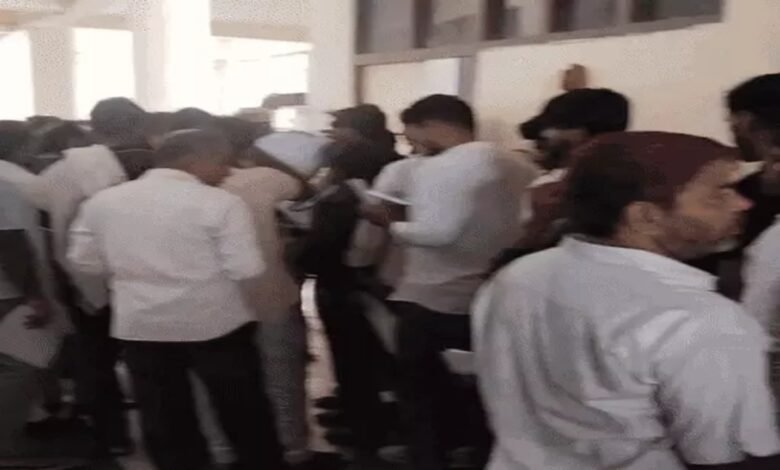 मोबिक्विक ग्लिच से नूंह में रातों-रात बने लखपति, 40 करोड़ निकाले गए 1 हरियाणा, मोबिक्विक, डिजिटल पेमेंट, नूंह, पलवल, गुरुग्राम, सिक्योरिटी ग्लिच, वॉलेट, 40 करोड़, यूजर्स, रातों-रात लखपति, रिकवरी कैंप, गिरफ्तार, UPI ट्रांजैक्शन, इंटरनल ऑडिट, सिस्टम फेल, तकनीकी टीम, स्टॉक एक्सचेंज, सेबी, व्यापारी,