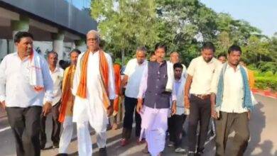 कामठी गांव विवाद: विधायक भावना बोहरा की पहल पर कलेक्ट्रेट में ग्रामीण और अधिकारियों की बैठक 3 Kawardha, Pandaria, Kamthi village, land dispute, place of worship dispute, Pandaria MLA Bhavna Bohra, Collector Gopal Verma, rural committee, police assault, fair investigation, permanent police post, peace and order, administrative meeting, dispute resolution, justice, security, rural satisfaction, local administration