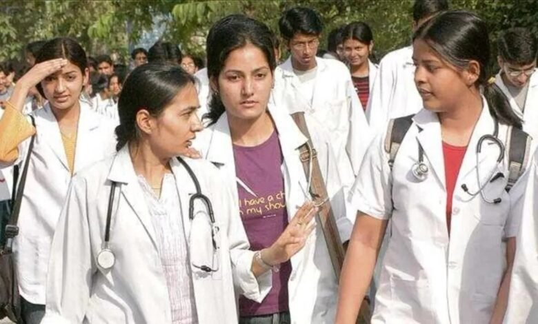 केंद्र सरकार का बड़ा फैसला: मेडिकल एजुकेशन में 10,000 से ज्यादा नई सीटें, हर क्षेत्र में बढ़ेगी डॉक्टरों की उपलब्धता 1 image 2025 09 25T104343.911