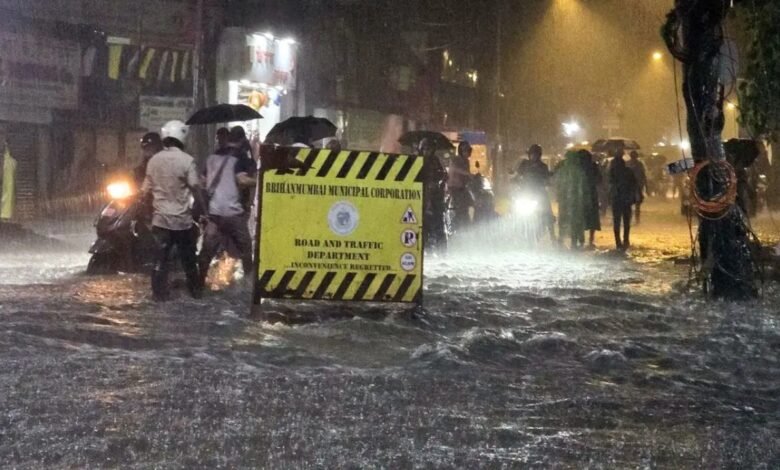 Delhi-NCR weather, waiting for rain, humid heat, IMD weather forecast, monsoon farewell in UP, East Uttar Pradesh rain, heavy rain in Bihar, alert in hill states, Uttarakhand heavy rain, Tehri, Nainital, Haridwar, Himachal cloudburst,