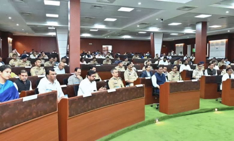 कलेक्टर-एसपी कॉन्फ्रेंस का दूसरा दिन: मुख्यमंत्री साय ने की कानून व्यवस्था की समीक्षा 1 IMG 3951