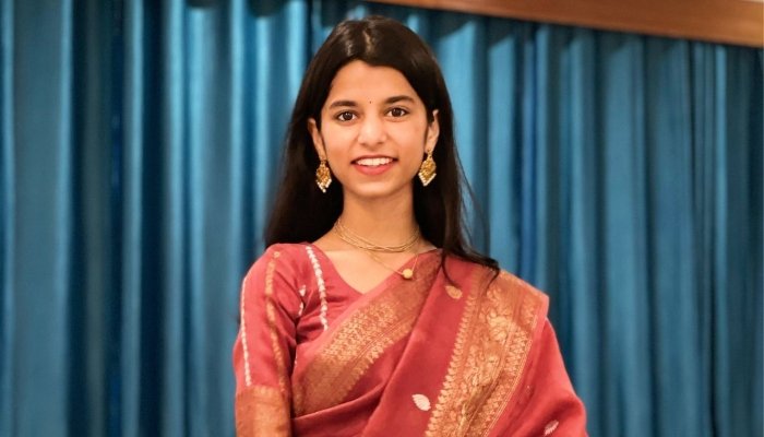 मधुबनी या दरभंगा: मैथिली ठाकुर दिल्ली से बिहार में राजनीति के मैदान में प्रवेश करेंगी? पिता ने किया खुलासा 1 befunky 2025 9 2 16 52 50