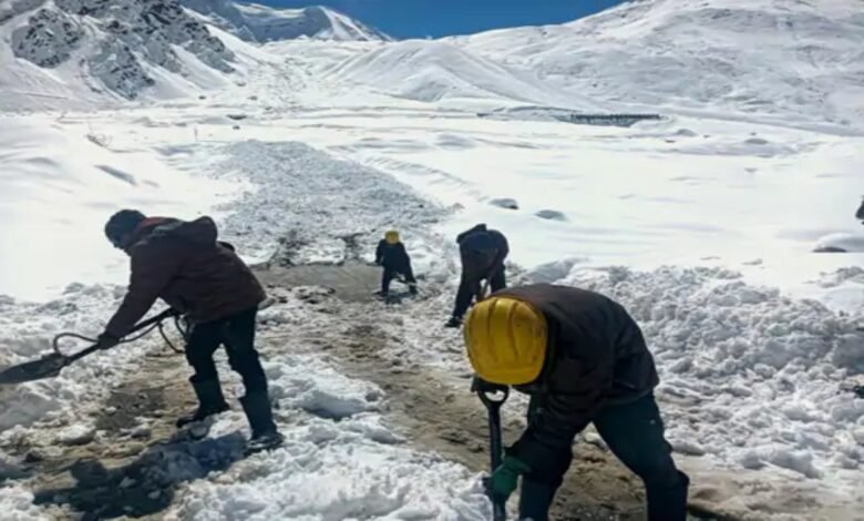 North India cold wave, Delhi NCR weather, UP Bihar temperature drop, IMD weather update, Himalayan snowfall, Pink cold, October weather,