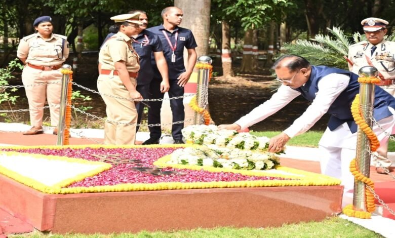Governor Ramen Deka, Chief Minister Vishnu Dev Sai, Deputy CM Vijay Sharma, Police Memorial Day, Shaheed Police Jawans, tribute, wreath, Raipur, bravery, sacrifice, discipline, duty, Naxal affected areas,