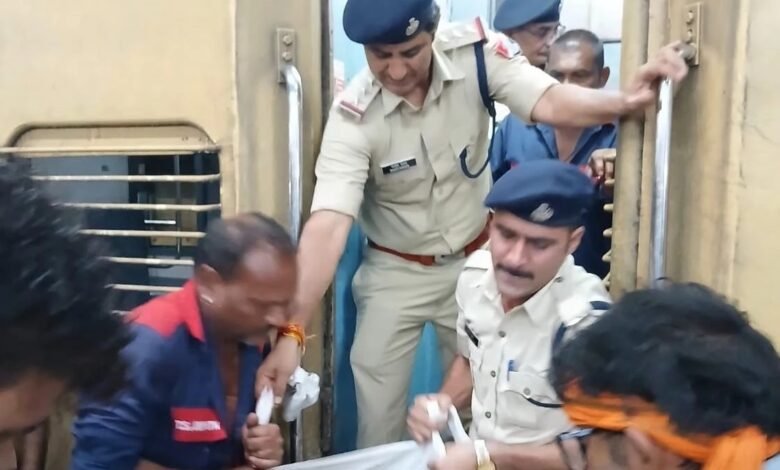 Jabalpur Murder, Train Crime, Son-in-law Murder, Govind Raghuvanshi, Shailendra Handia, Dhanbad-Udhna Express, Railway Police, RPF, Divorce Dispute, Madhya Pradesh Crime, Katni-Jabalpur, Knife Attack, Railway Investigation, Domestic Dispute,