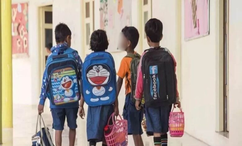 प्ले स्कूल मर्जी के मालिक: न मान्यता, न फीस सीमा, कहीं भी चल रहे