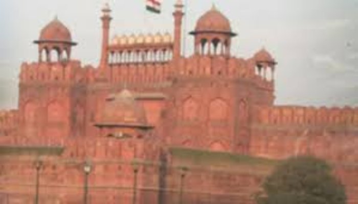दिल्ली के ऐतिहासिक स्मारकों की रेस में कौन आगे? लाल किले और कुतुब मीनार की लोकप्रियता पर बड़ा आंकलन 1 दिल्ली