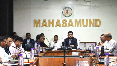 कलेक्टर विनय लंगेह ने समय-सीमा की बैठक ली, धान खरीदी और मतदाता पुनरीक्षण की कड़ी समीक्षा 7 IMG 5631