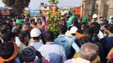 राष्ट्रीय राजमार्ग पर मूर्ति स्थापना का प्रयास: छत्तीसगढ़ किसान मोर्चा के छह सदस्य गिरफ्तार, पुलिस ने बढ़ाई निगरानी 5 IMG 5780