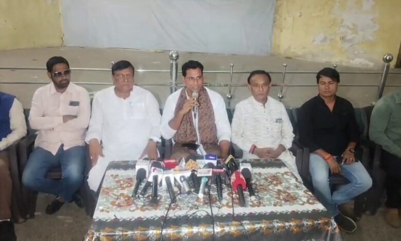 Meeting: कांग्रेस भवन में एआईसीसी सचिव देवेंद्र यादव की अहम बैठक, संगठन पर जोर 1 Meeting