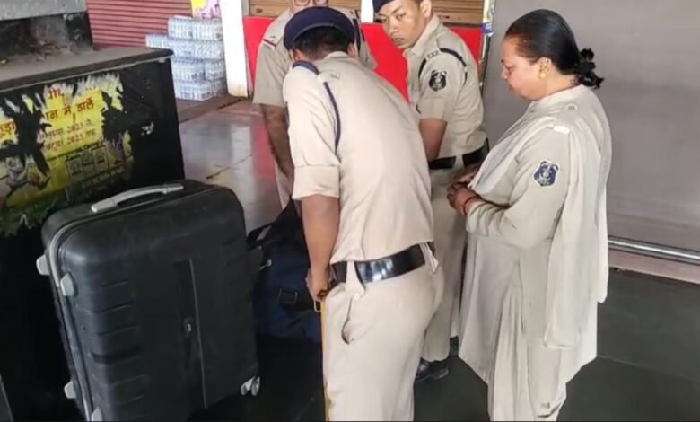 Suspicious Bag: बिलासपुर रेलवे स्टेशन पर संदिग्ध बैग बरामद 1 Suspicious Bag