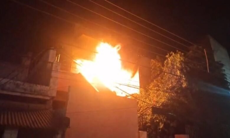 ilaspur Fire Incident, Murti Gali Blaze, First Floor Fire, Rescue Operation, Women and Children Rescue, Fire Brigade Response, Shop Fire Bilaspur,