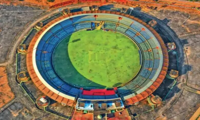 Shaheed Veer Narayan Singh Stadium, India-South Africa ODI, day-night match, BSNL network, Jio network, temporary tower, high-power antenna, mobile coverage, WiFi connectivity, media box, VIP lounge, dressing room, fiber optic line, broadcasting, BCCI, spider camera, 65 cameras,