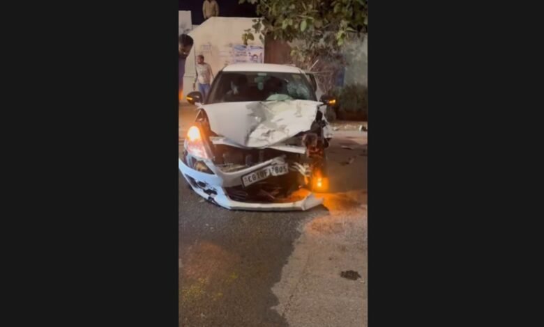 Car Accident: कोनी थाना के समीप भीषण सड़क हादसा, एक कार ने दूसरी को पीछे से मारी टक्कर 1 Car Accident