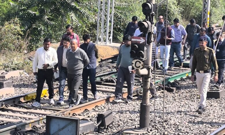 DRM's Surprise Inspection: क्या आपकी बेटियां इसका इस्तेमाल कर सकती हैं? 1 DRM's Surprise Inspection