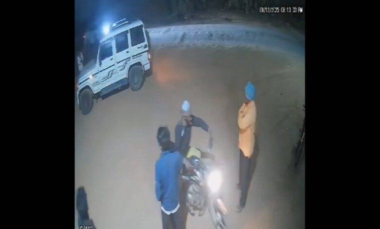 Illegal Extortion: लाल बत्ती का दुरुपयोग,फारेस्ट गार्ड पर अवैध वसूली का आरोप.... 1 Illegal Extortion