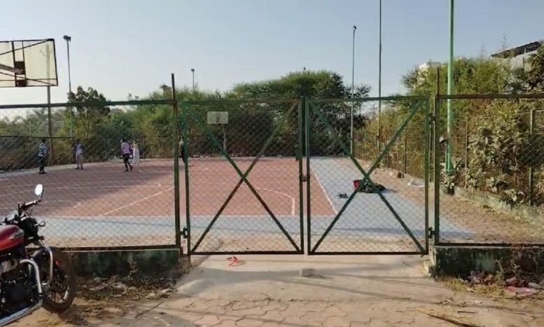 Lock In Science College Ground: खेल पर ताला,साइंस कॉलेज प्रबंधन ने बंद किया बास्केटबॉल पोर्च 1 Lock In Science College Ground