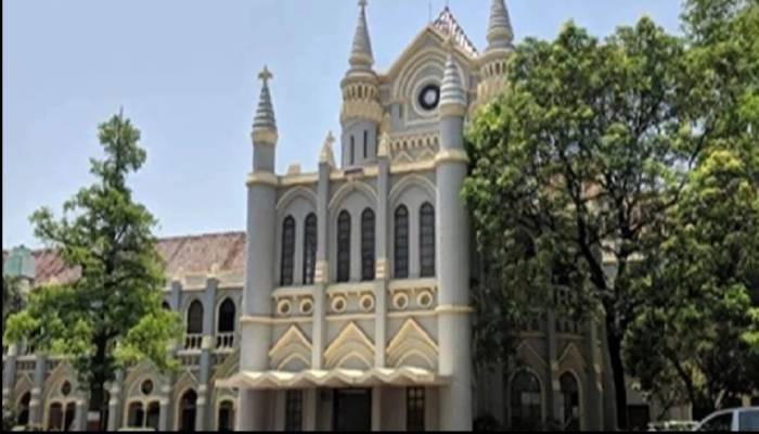 सागर के चार थानों की अनियमितताओं का खुलासा करने वालों को हाई कोर्ट से राहत, पुलिस कार्रवाई पर लगी रोक 1 image 2 10