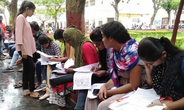 college change, semester transfer, regular to self-study, self-study to regular, Hemchand Yadav University, Chhattisgarh students, NEP 2020, credit requirement, higher education, student relief