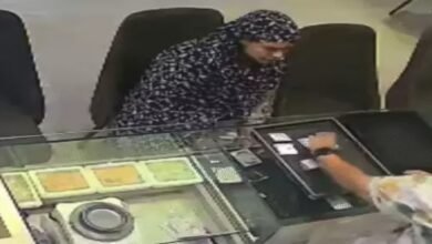 Bhilai, jewelry shop, theft, gold tops, Nevai police station, CCTV footage, Susheel Jain, Sangita Kothari, arrest, 45 thousand rupees, bagni scooter, investigation, Durga district, shoplifting, criminal case, Hindus,