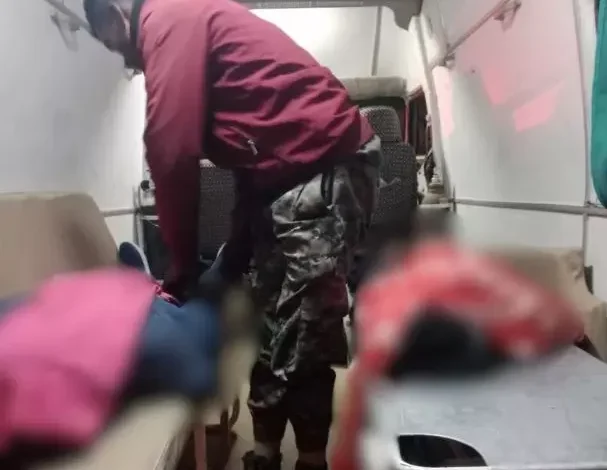 सड़क किनारे खड़ी पिकअप से टकराई बाइक, दो सगे भाइयों की मौत 1 पिकअप