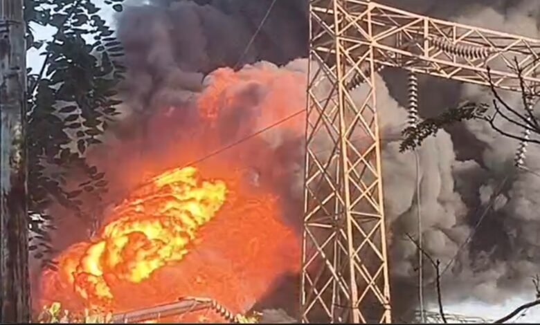 Fire At 220 KV Substation: मोपका कुटीपारा स्थित 220 केवी सबस्टेशन में लगी भीषण आग, इलाके में मची अफरा-तफरी 1 Fire At 220 KV Substation