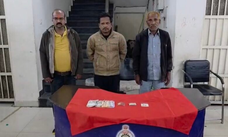 प्रधानमंत्री आवास योजना के नाम पर ठगी करने वाला गिरोह पकड़ा गया, तीन आरोपी गिरफ्तार 1 IMG 7613