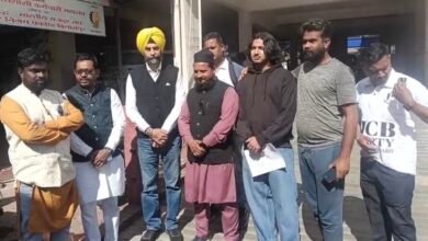 लिंगियाडीह में निगम की कार्रवाई पर बढ़ा आक्रोश, जन चेतना भारत पार्टी ने सौंपा ज्ञापन 3 IMG 7968