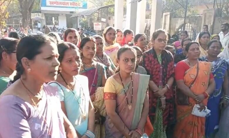 15 सूत्रीय मांगों को लेकर नगरीय निकाय कर्मियों का प्रदर्शन, कलेक्टर को सौंपा ज्ञापन 1 IMG 7969