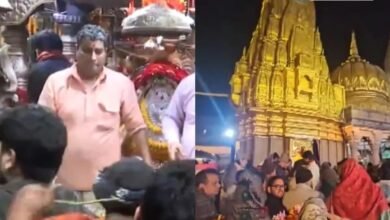 नए साल पर आस्था का सैलाब, देशभर के मंदिरों में उमड़ी श्रद्धालुओं की भारी भीड़ 2 New Year 2026, religious faith, temples crowd, devotees gathering, India temples, morning aarti, Siddhivinayak Temple, Mahakaleshwar Bhasma Aarti, Kashi Vishwanath, Jhandewalan Temple, Kalka Ji Mandir, Sai Baba Temple, spiritual start, first day of year,