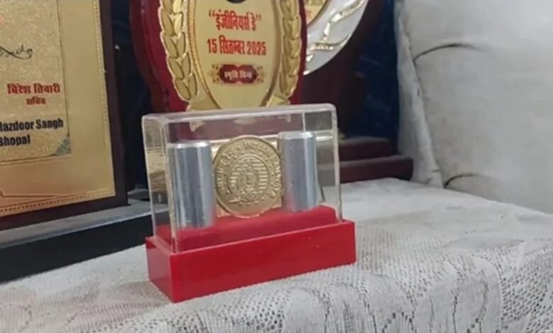 Indian Railways Scam, Fake Silver Medals, Retired Railway Employees, Bhopal Division Railway, West Central Railway, NABL Lab Test, Railway Vigilance, Copper Medals Scam, Railway FIR,